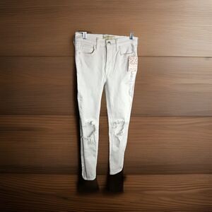 Free People Women's Distressed Skinny Jeans White Cropped Raw Knee Rips